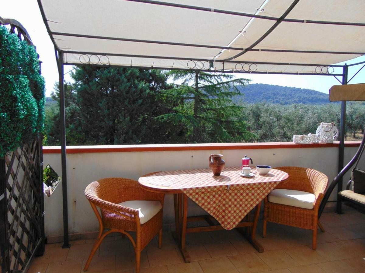 Villa Antonio Calderisi Весте Екстериор снимка