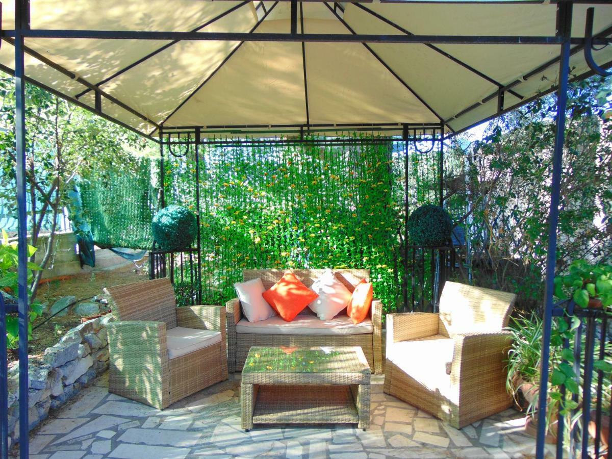Villa Antonio Calderisi Весте Екстериор снимка
