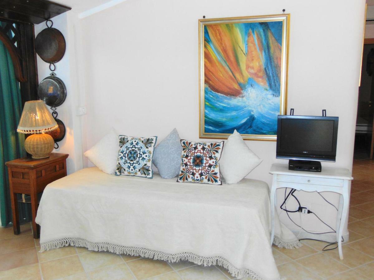 Villa Antonio Calderisi Весте Екстериор снимка